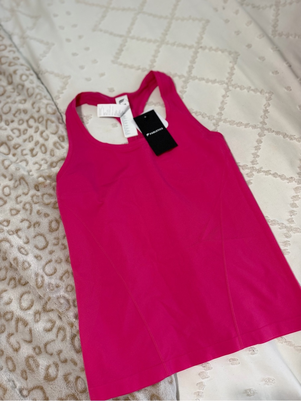 Fabletics Pink CrusSeamless Racerback Tank Top NWT Women’s XS - Picture 2 of 3